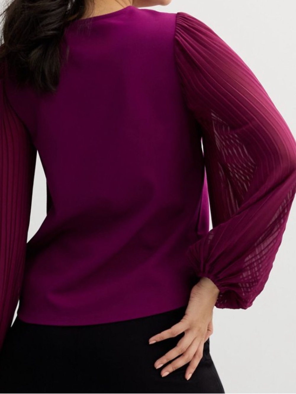 Nine West BLACK Blouse with shear flowy balloon Pleated Sleeves - Large